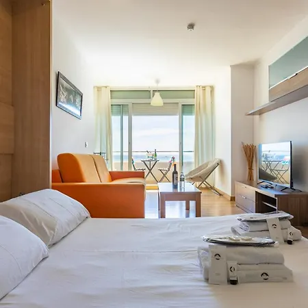 Apartamento El Velero Primera Linea Playa Apartment *